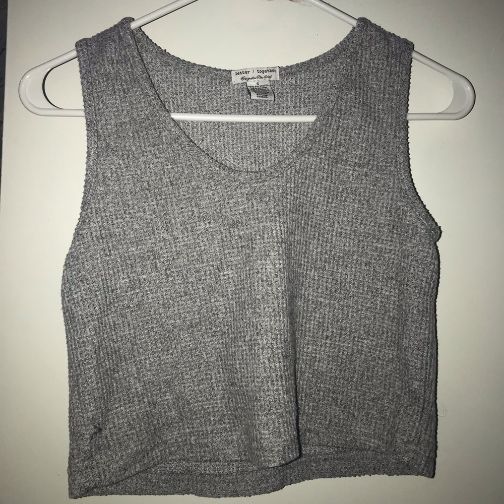 Grey cropped shirt